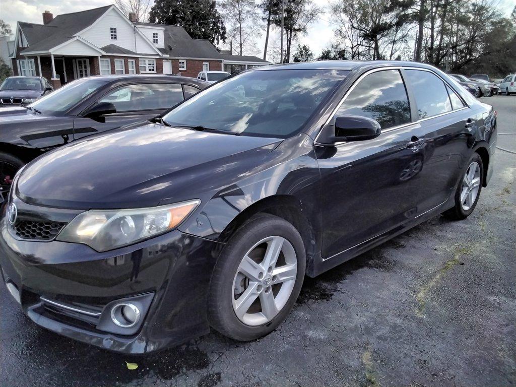2012 Toyota Camry LE's photo